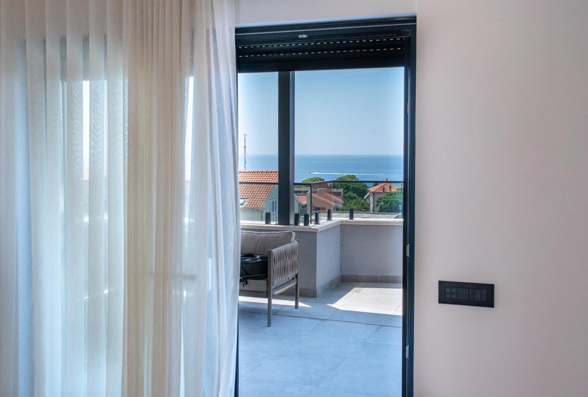 Cascade Luxury Apartment