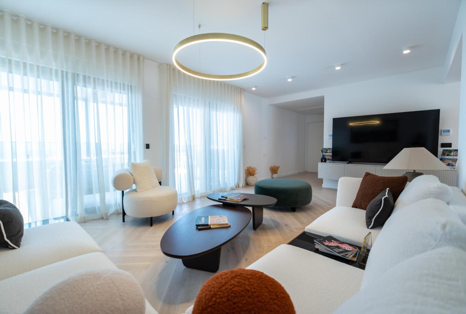 Cascade Luxury *