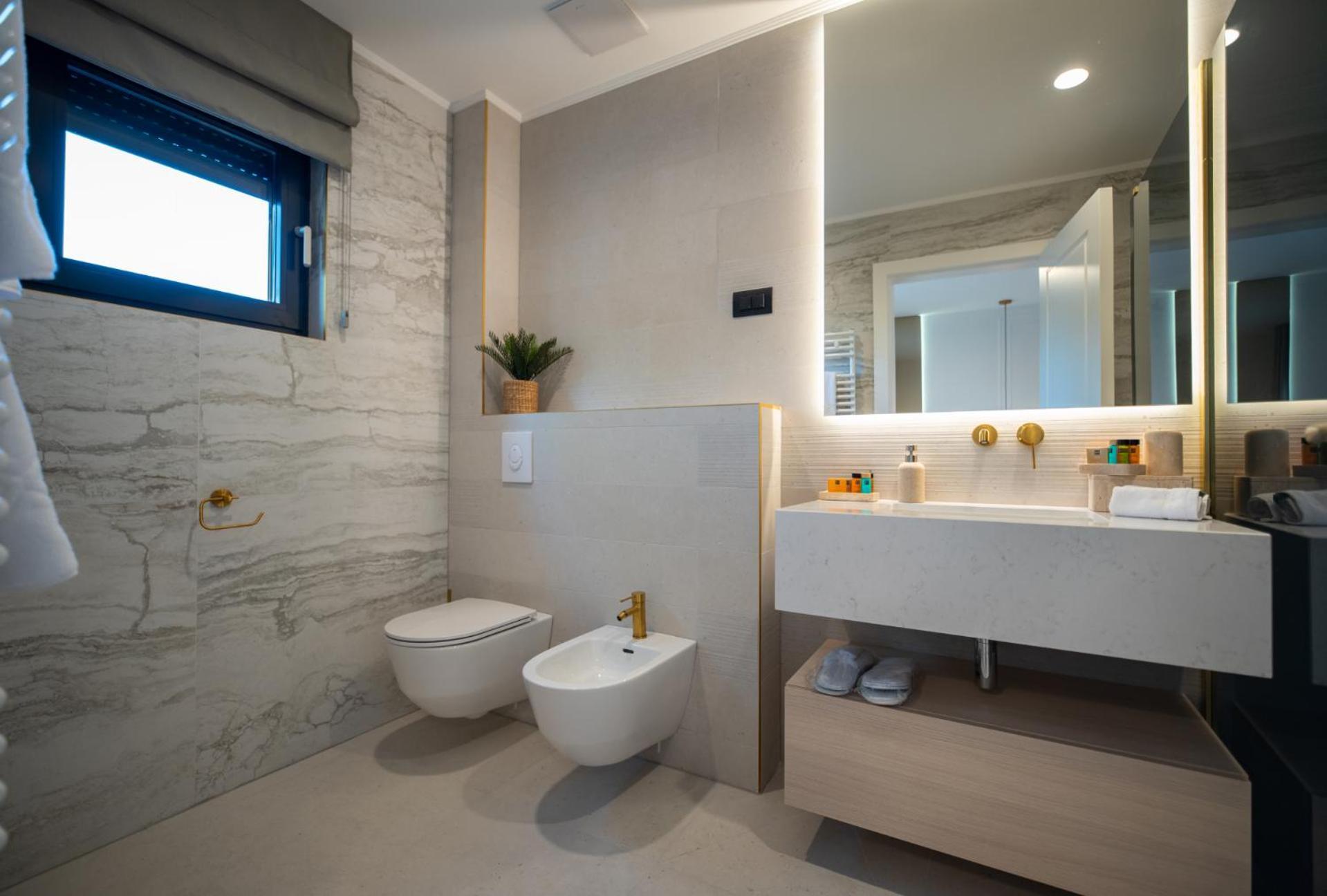 Cascade Luxury Apartment