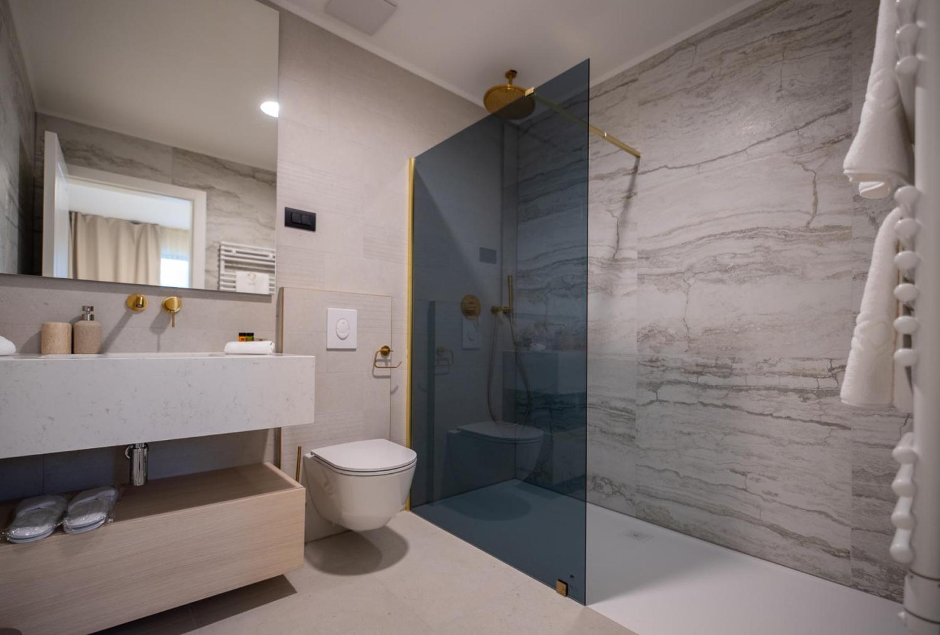 Cascade Luxury *