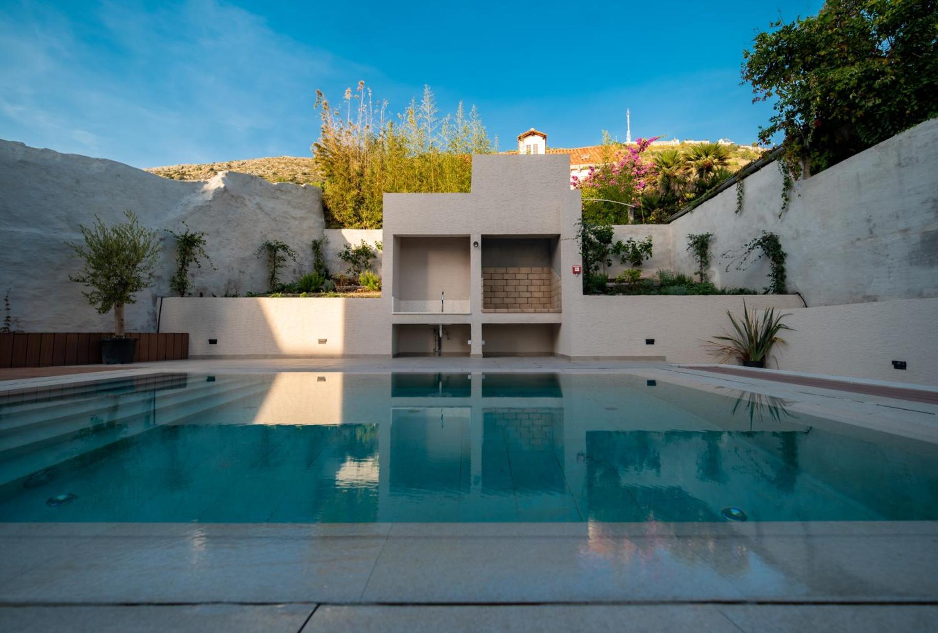 Cascade Luxury *